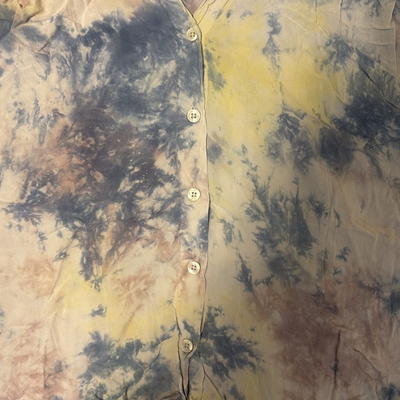 american eagle cropped tie dye button down top - Picture 4 of 6